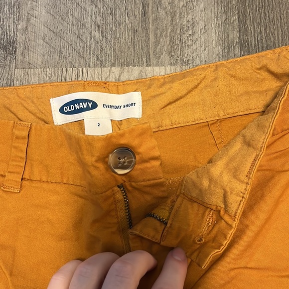 Old navy everyday short - Picture 2 of 3